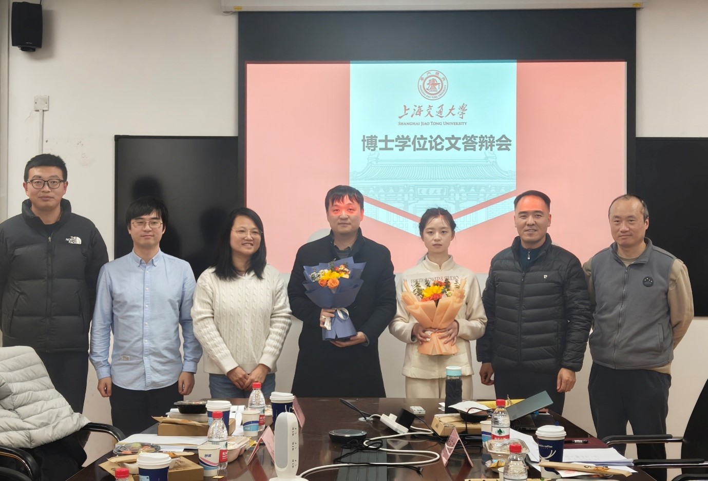 课题组聚餐合影